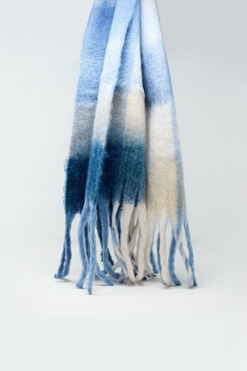 Grosse écharpe à rayures bleues et grises 1