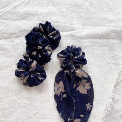 Wide scrunchie + bow / Blue linen