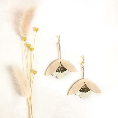 Boucles d'oreilles Fleur de Ginkgo - cuir blanc et rose chair