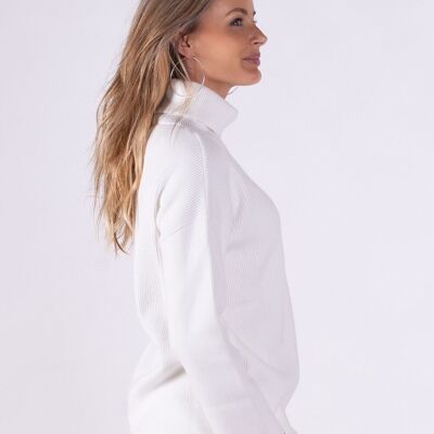 Jersey de mujer de viscosa blanco roto de manga larga con cuello alto grande - OSLO