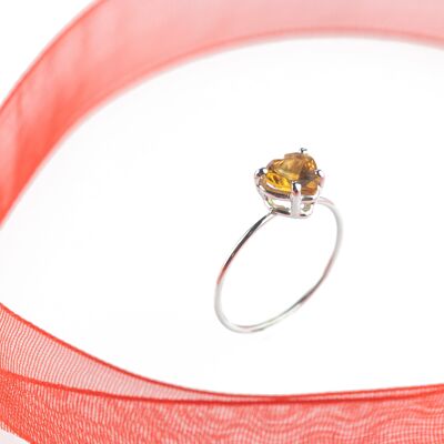 18 Karat White Gold Citrine Quartz Yellow Heart Cocktail Italian Romantic Ring