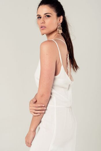 Mini-robe blanche avec détail en crochet au dos 3