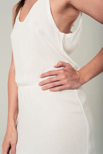Mini-robe blanche avec détail en crochet au dos 4