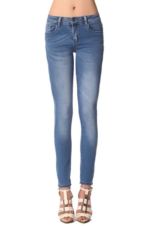 Skinny mid rise jeans in light wash
