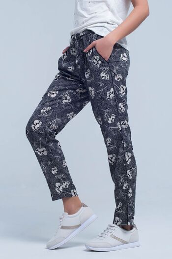 Pantalon noir à imprimé fleuri 6