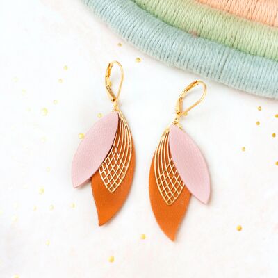Petals earrings - pink leather and caramel