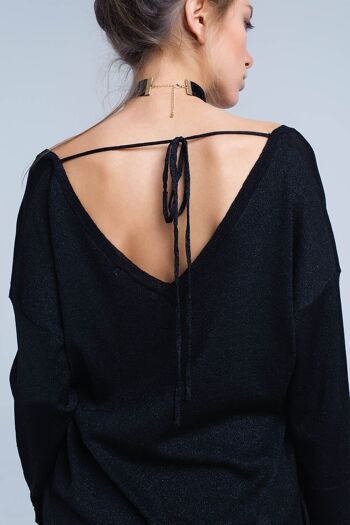 Pull en maille noir avec détail lurex doré 2