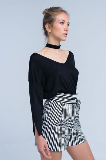 Pull en maille noir avec détail lurex doré 5