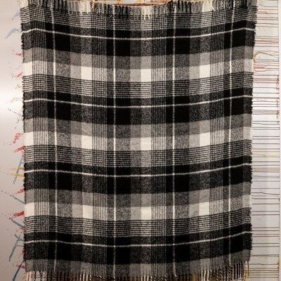 Plaid art.Bolt Check wool blend with fringes
