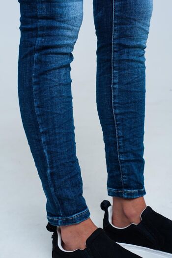 Jean skinny avec détail poche brodée 6