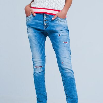 jeans boyfriend desgastados y ajustados