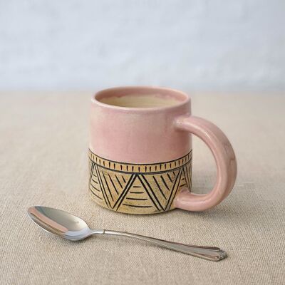 Tasse standard sculptée classique rose blush