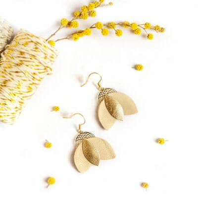 Cigale earrings - golden and beige leather