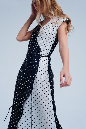 Robe portefeuille noire et blanche à pois 5