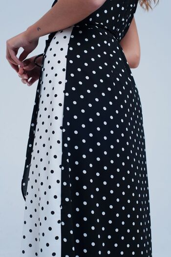 Robe portefeuille noire et blanche à pois 6