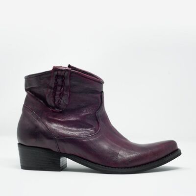 Western sock boots in maroon with detail on the side