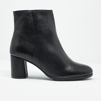 black blocked mid heeled ankle boots with round toe
