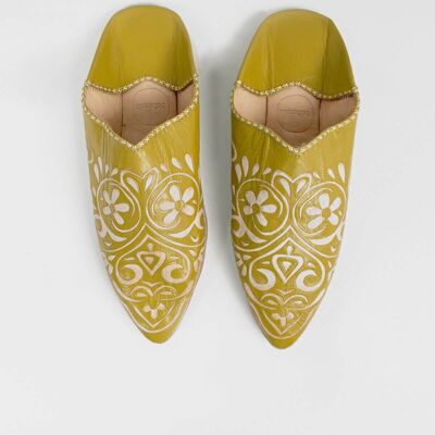 Pantofole Babouche con cuore decorativo marocchino, senape
