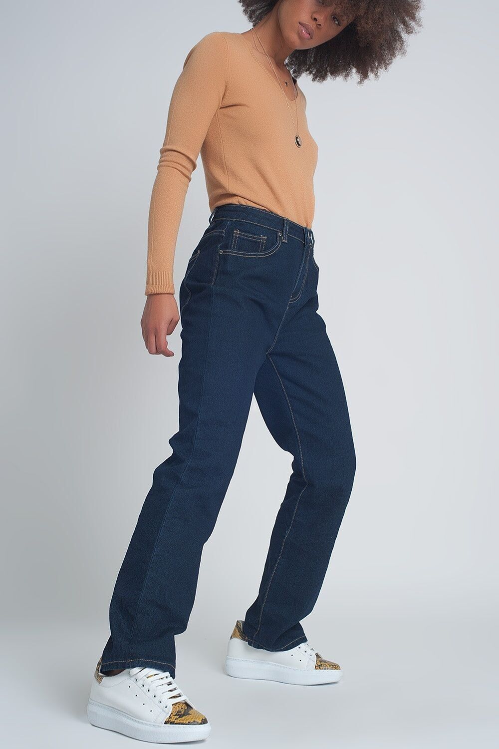 High rise straight cut jeans in dark blue
