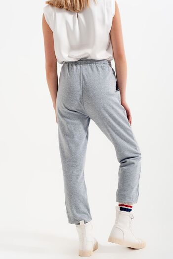 Pantalon de jogging avec ceinture élastique en gris 4