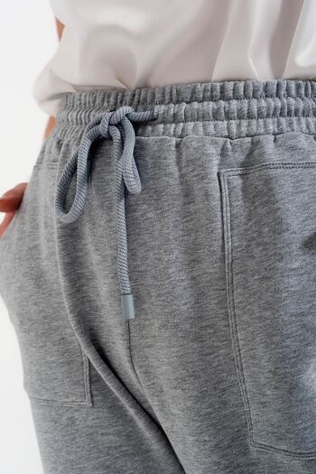 Pantalon de jogging avec ceinture élastique en gris 6