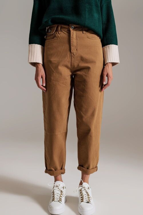 Camel relaxed pants with pocket detail at the waist