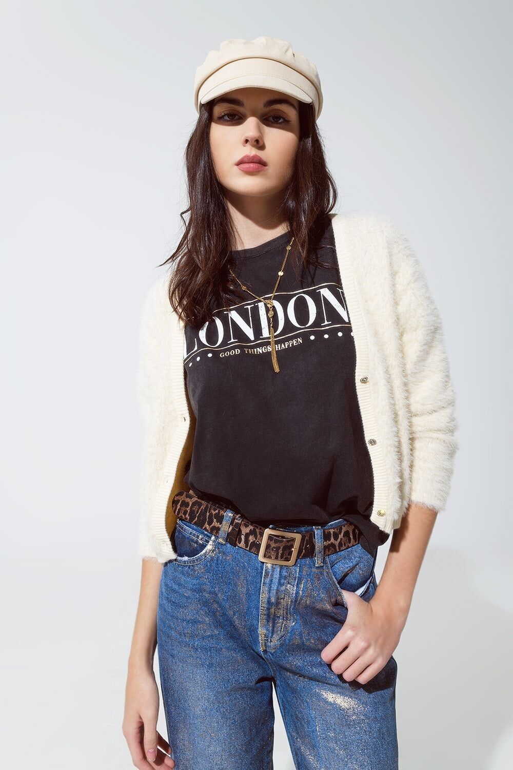 cardigan soffice color crema con bottoni argentati