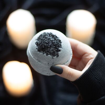 Bombe de bain au charbon noir Dark Depths