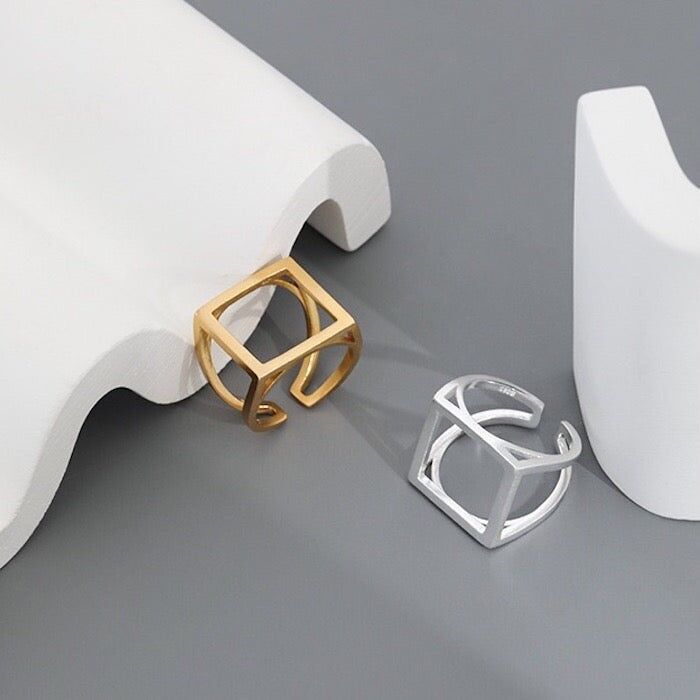 Minimalistischer, auffälliger quadratischer Ring
