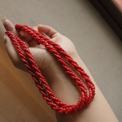 Lussuosa collana di perline intrecciate di corallo rosso: corallo rosso oceano di qualità AAAA