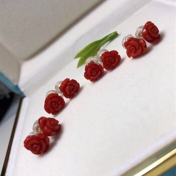 Clous d'oreilles intemporels en forme de fleur de corail rouge, or 18 carats 4