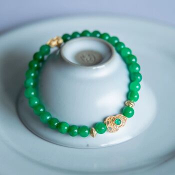 Bracelet de perles de jade vert vif avec porte-bonheur-qualité AAAA 1
