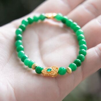 Bracelet de perles de jade vert vif avec porte-bonheur-qualité AAAA 11