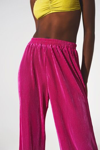 Pantalon large plissé en satin fuchsia 4