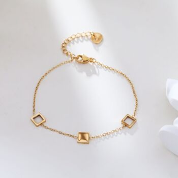 Bracelet chaîne dorée triple carré 2