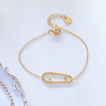 Bracelet chaîne dorée épingle 1