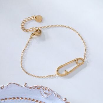 Bracelet chaîne dorée épingle 2