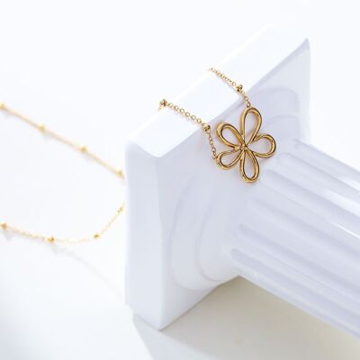 Fine golden flower chain necklace with 5 petals
