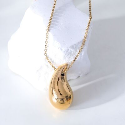 Gold chain necklace with large drop pendant