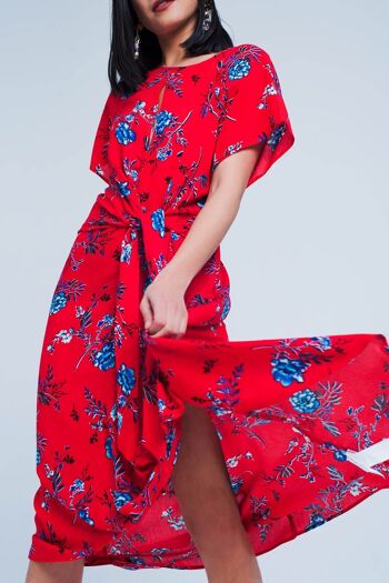 Robe mi-longue rouge nouée sur le devant à imprimé floral 1