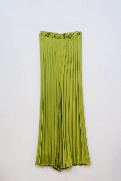 Satin pants in pleated green