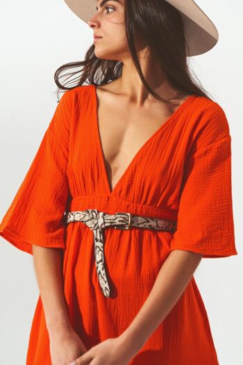 Robe longue texturée à col en V en orange 5
