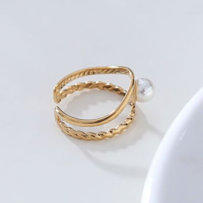 Golden double line ring with pearl