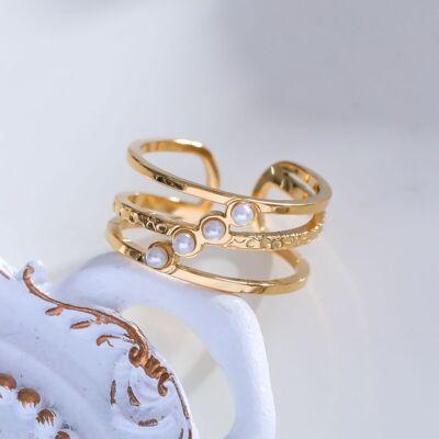 Golden triple line ring with quadruple pearls
