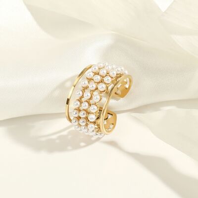 Golden pearl lines ring