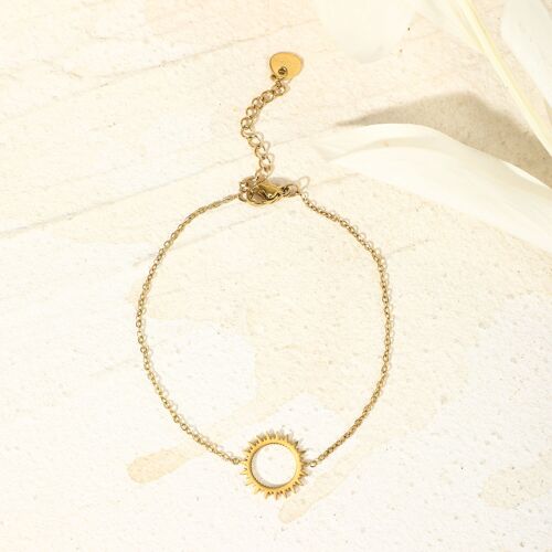 Bracelet chaîne dorée avec soleil
