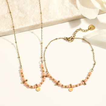 Bracelet chaîne dorée avec perles roses et pampille ronde 2