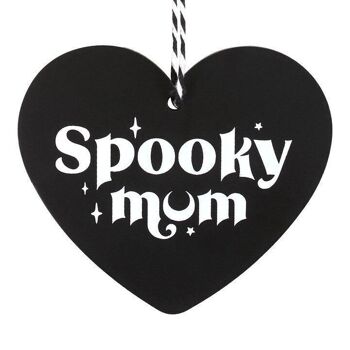 Signe de coeur suspendu de maman effrayante 3