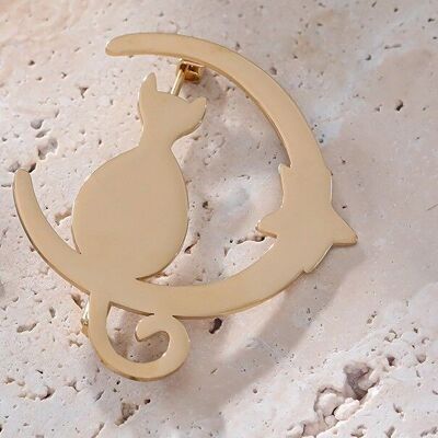 Gold cat on moon brooch in stainless steel