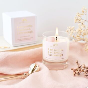 Bougie en cristal d’affirmation d’amour-propre avec quartz rose et parfum de quartz clair - Pivoine, daim blush 2